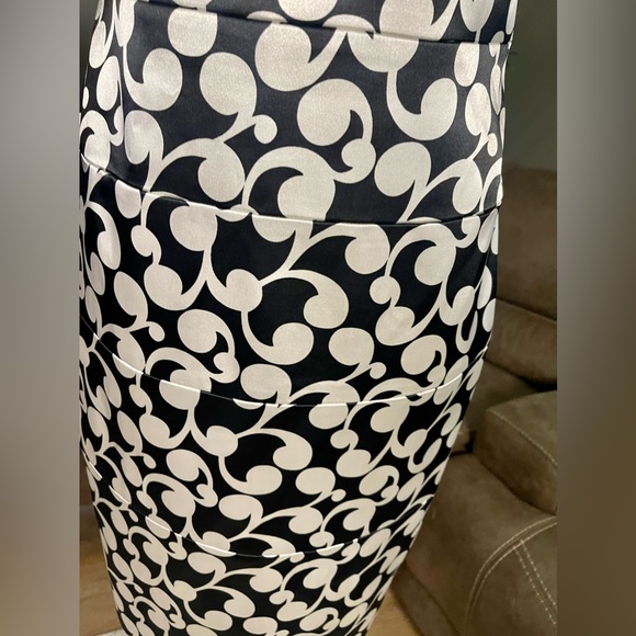 GORGEOUS London Times Black White Satin Bodycon Dress Sz 8 - Picture 2 of 11